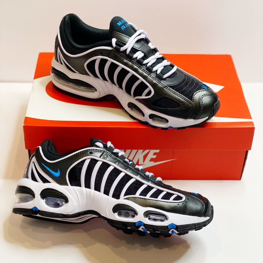 NEW Women's Nike Air Max Tailwind 4 Sneakers Sz 8 - Picture 3 of 7